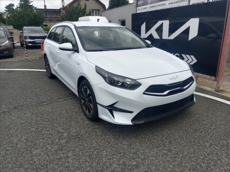 Kia Ceed 1,5 SW T-GDI SPIN 7DCT + zimní pneu