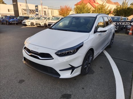 Kia Ceed 1,5 T-GDI SW 7DCT TOP + BUSSINESS